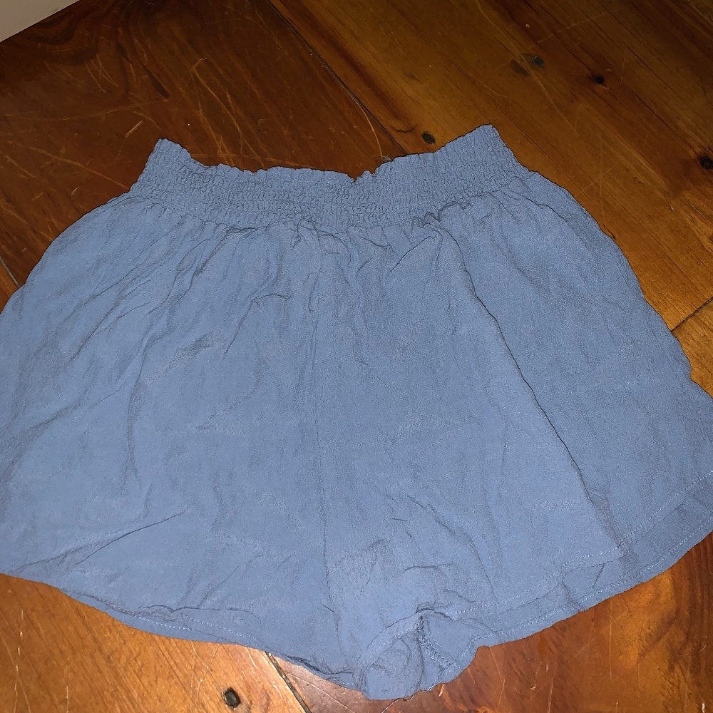 FOREVER 21 BLUE FLOWY SHORTS
